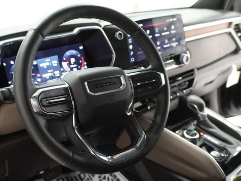 Used 2023 GMC Canyon Denali AWD/4WD image 7