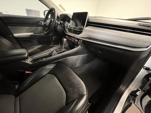 Used 2022 Jeep Compass Latitude image 10