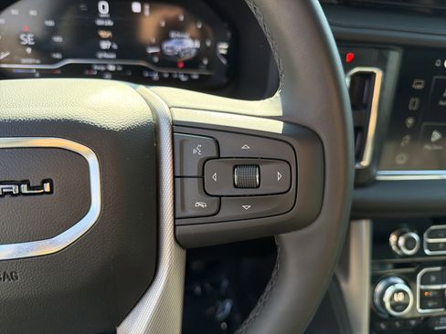 Used 2023 GMC Yukon Denali image 36