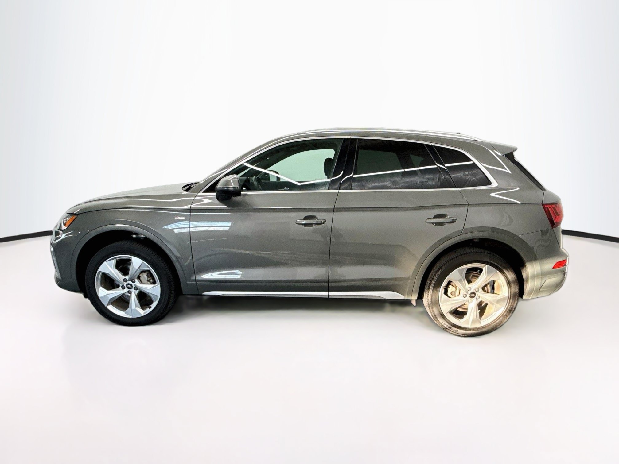 Used 2023 Audi Q5 2.0T Premium Plus w/ Premium Plus Package AWD/4WD image 4