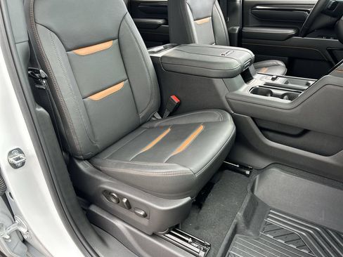 Used 2024 GMC Sierra 2500 AT4 w/ AT4 Premium Plus Package AWD/4WD image 28