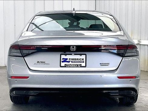 Used 2024 Honda Accord Touring image 4