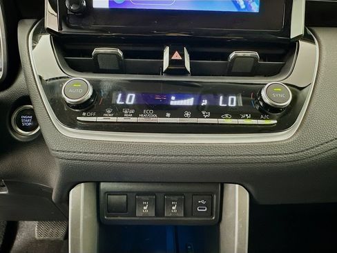 Used 2023 Toyota Corolla Cross XLE FWD image 15