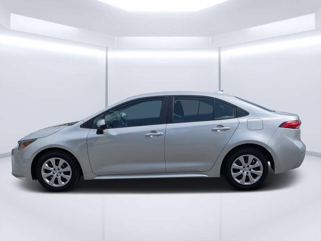 Used 2025 Toyota Corolla LE w/ Convenience Package FWD image 6