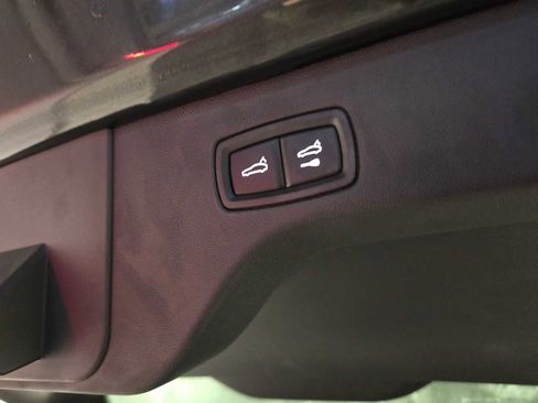 New 2025 Porsche Macan 4S Electric image 21