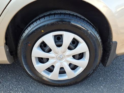 Used 2010 Toyota Corolla LE image 14