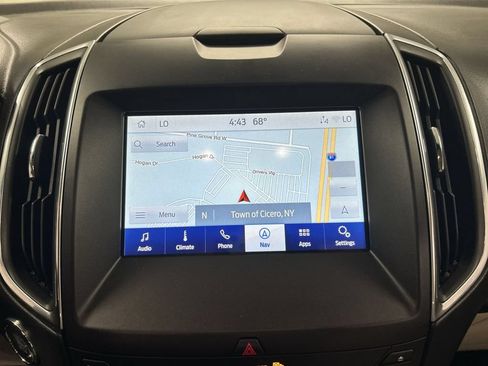 Used 2019 Ford Edge Titanium w/ Cold Weather Package AWD/4WD image 16