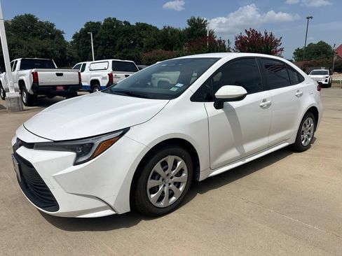Used 2024 Toyota Corolla LE FWD image 1