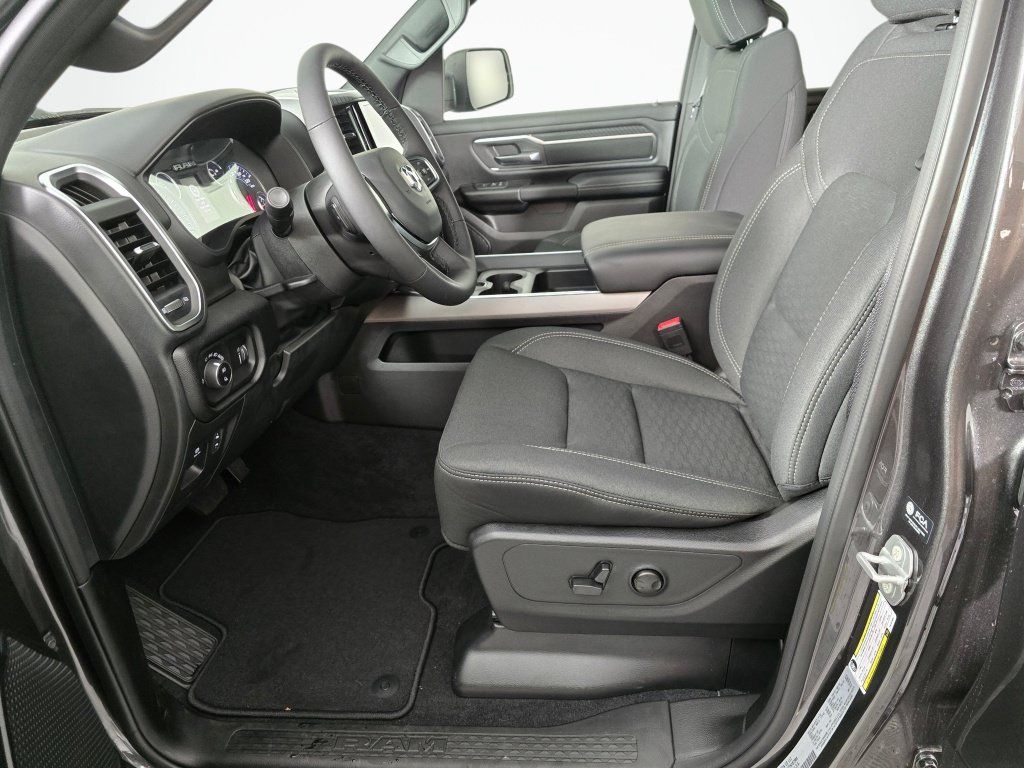 New 2026 RAM 1500 Big Horn AWD/4WD image 18