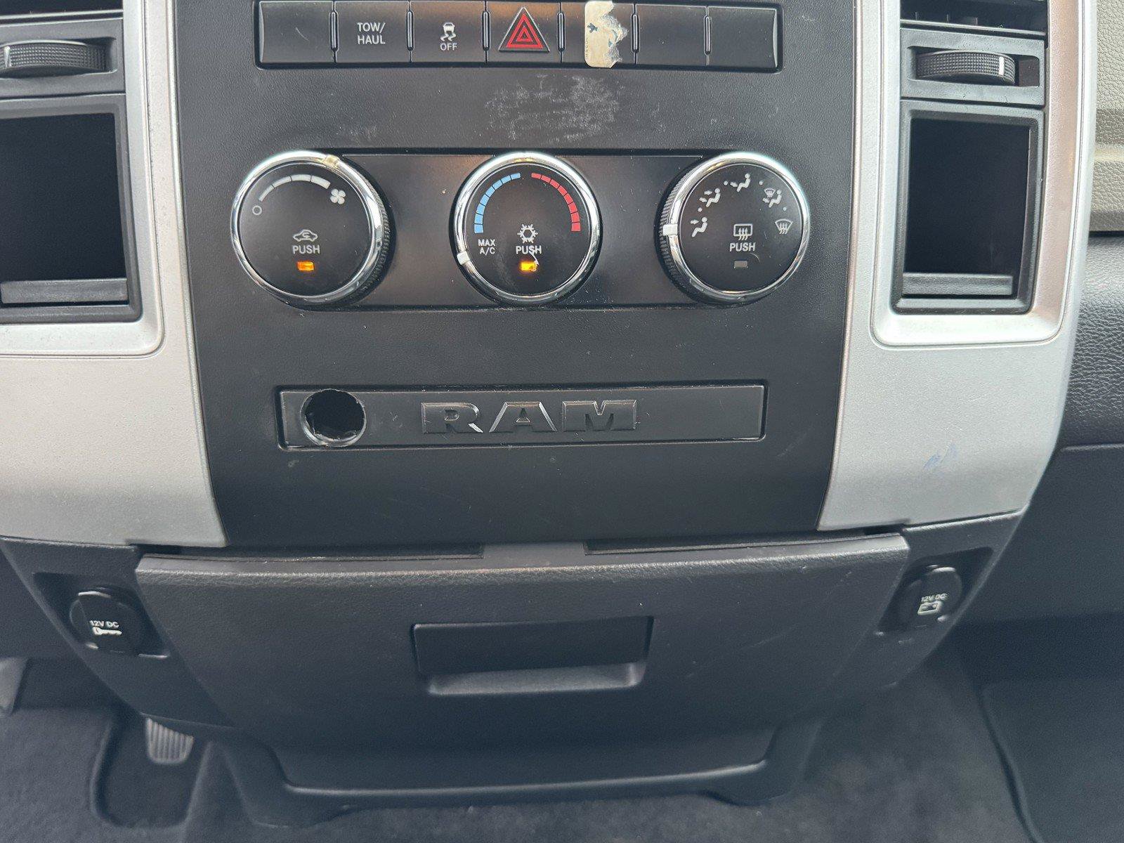 Used 2011 RAM 1500 Classic SLT w/ Luxury Group RWD image 17
