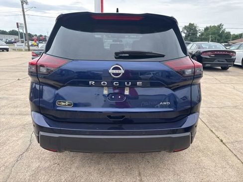 Used 2025 Nissan Rogue SV AWD/4WD image 12