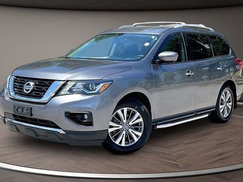 Used 2017 Nissan Pathfinder SL w/ SL Tech Package FWD image 1