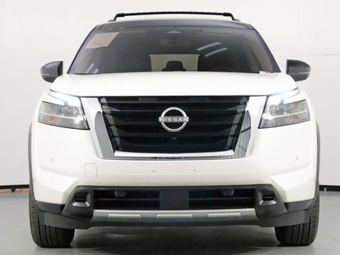 Used 2023 Nissan Pathfinder SL image 6
