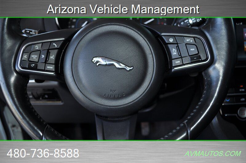 Used 2017 Jaguar F-PACE Prestige AWD/4WD image 32