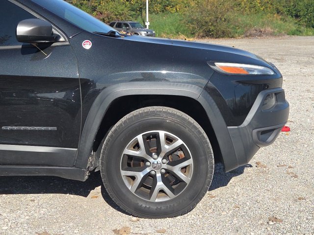Used 2015 Jeep Cherokee Trailhawk w/ Trailer Tow Group AWD/4WD image 4