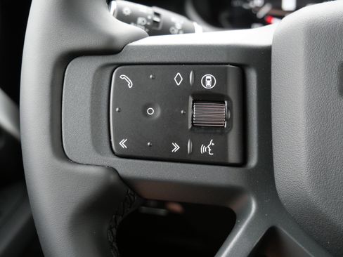 New 2026 Land Rover Defender 130 X-Dynamic SE AWD/4WD image 7