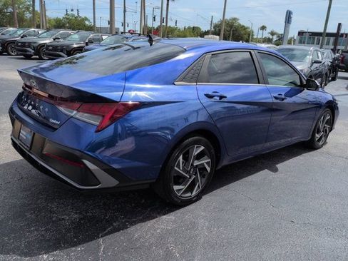 Certified 2024 Hyundai Elantra Limited FWD image 4