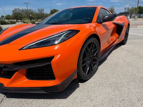 Used 2024 Chevrolet Corvette Z06 w/ Z07 Performance Package image 12
