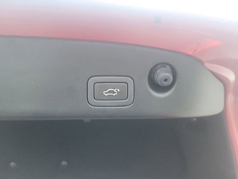 Used 2017 Jaguar XJ L Portfolio image 10