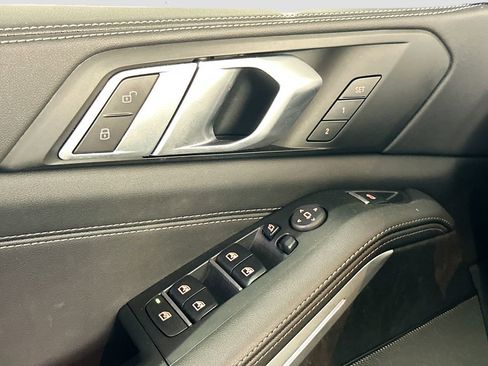 Used 2024 BMW X5 sDrive40i w/ Premium Package RWD image 18