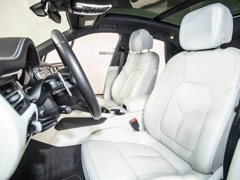 Used 2024 Porsche Macan w/ Premium Plus Package AWD/4WD image 13