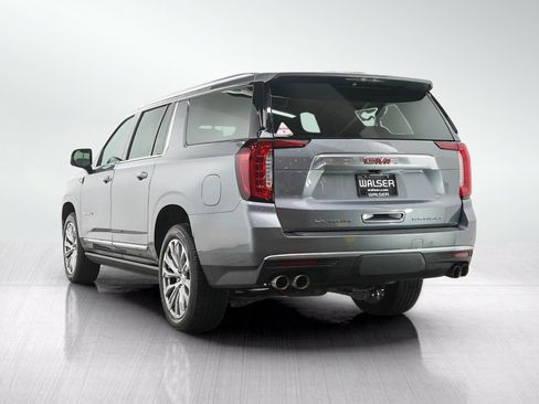 Used 2022 GMC Yukon XL Denali AWD/4WD image 3