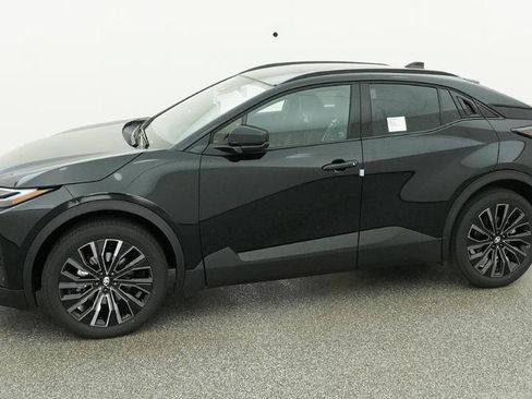 New 2026 Toyota C-HR AWD/4WD image 5