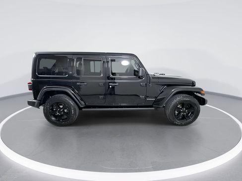 Used 2023 Jeep Wrangler Unlimited Sahara AWD/4WD image 9