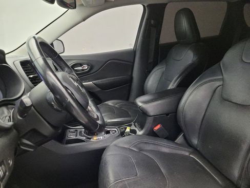Used 2019 Jeep Cherokee Limited FWD image 17