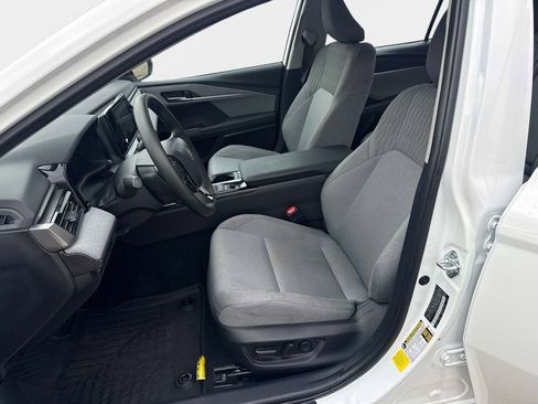 Used 2025 Toyota Camry LE w/ Convenience Package image 16