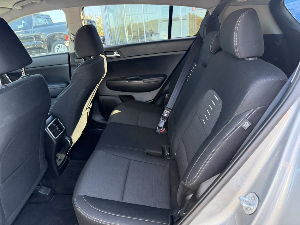 Used 2020 Kia Sportage LX w/ LX Popular Package AWD/4WD image 18