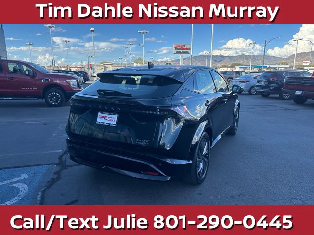 Used 2023 Nissan Ariya AWD image 11