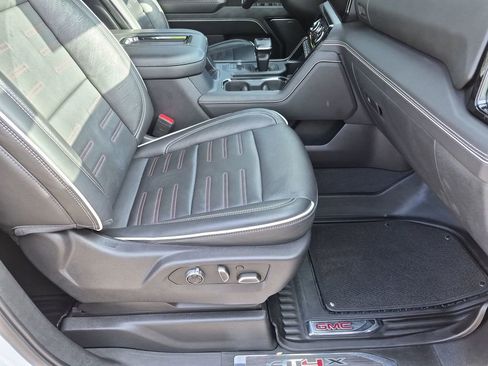 Used 2022 GMC Sierra 1500 AT4X AWD/4WD image 17