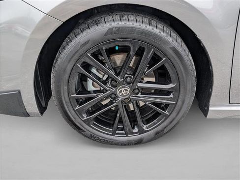 Used 2025 Toyota Camry SE image 21