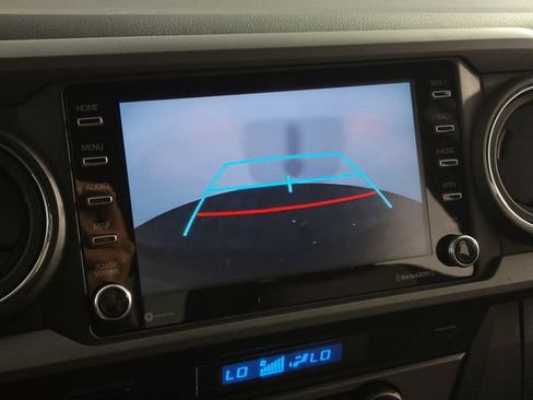 Used 2022 Toyota Tacoma TRD Sport w/ Technology Package AWD/4WD image 18