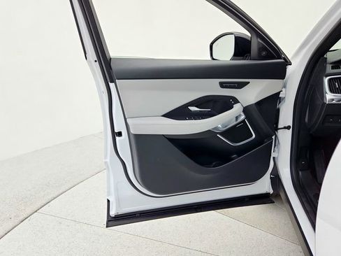 New 2024 Jaguar E-PACE R-Dynamic SE image 31