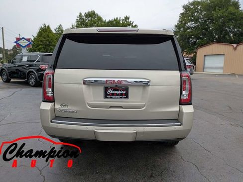 Used 2015 GMC Yukon Denali w/ Premium Package AWD/4WD image 8