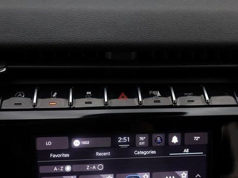 Used 2023 Jeep Grand Cherokee Laredo image 23