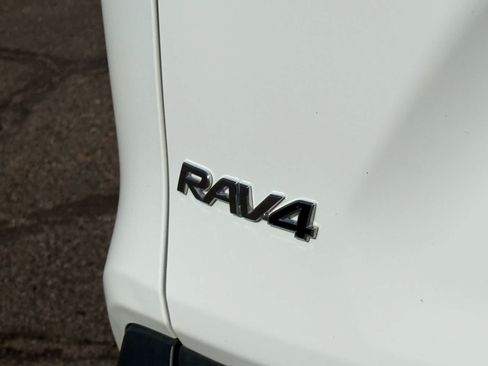 Used 2025 Toyota RAV4 XLE AWD/4WD image 10