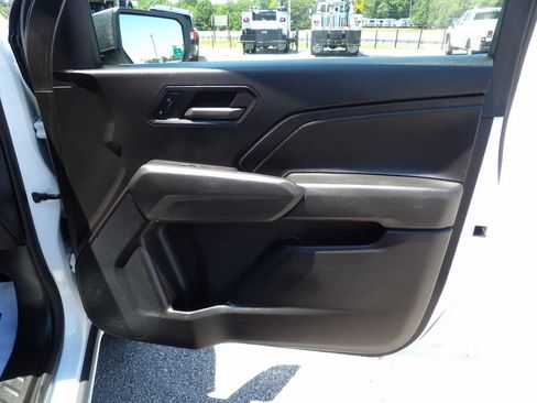 Used 2023 Chevrolet Colorado W/T RWD image 37