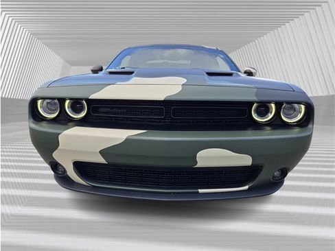 Used 2019 Dodge Challenger SXT w/ Blacktop Package image 4