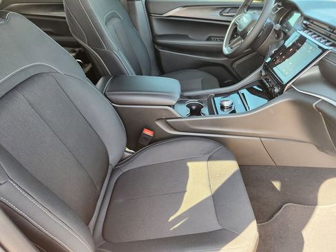 New 2026 Jeep Grand Cherokee L Laredo image 10