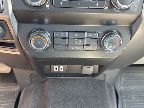 Used 2020 Ford F150 XLT w/ Trailer Tow Package RWD image 18