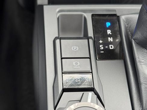 Used 2025 Toyota Tacoma Limited image 18