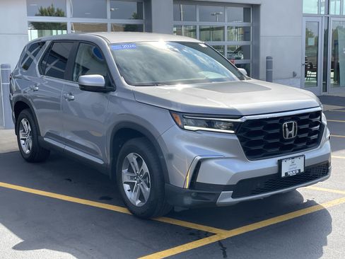 Certified 2025 Honda Pilot EX-L image 1