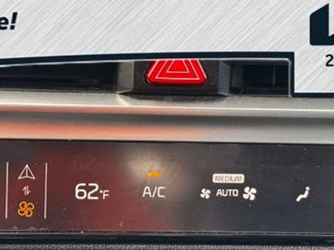 Used 2024 Kia Sorento S AWD/4WD image 7