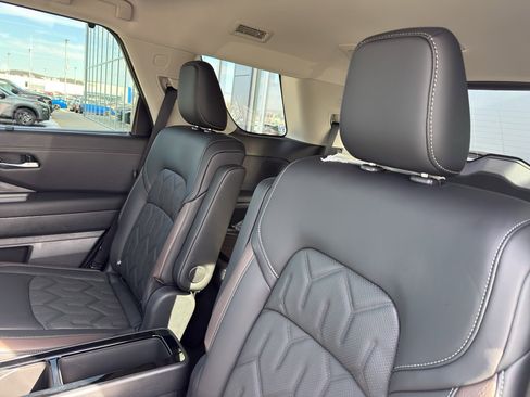 New 2026 Nissan Pathfinder Platinum image 33