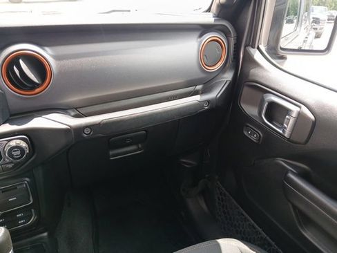 Used 2021 Jeep Gladiator Mojave AWD/4WD image 42