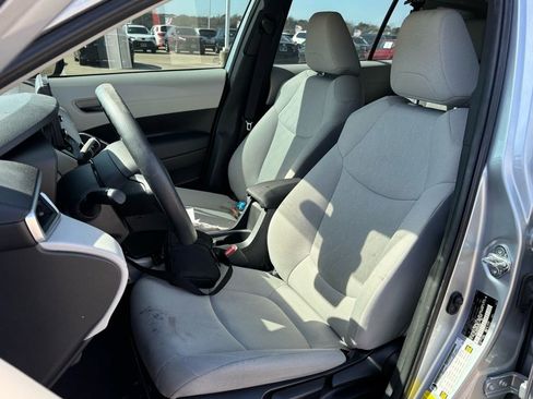 Used 2022 Toyota Corolla Cross L image 7