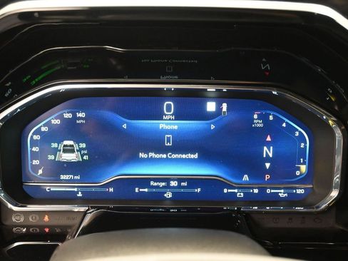 Used 2023 Chevrolet Silverado 1500 LT image 12